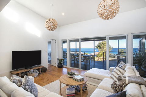 The G-Shack Rennies Beach, Ulladulla - Events Australia 1