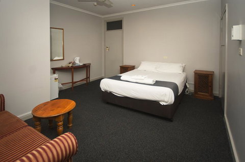 The George Hotel - Accommodation Europe 3
