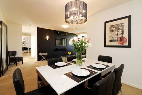 The Ivy - Long Stay Rates, Parking, Balcony - Events Australia 0