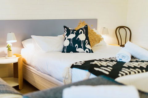 The Med Crescent Head - Tourism Bookings 2