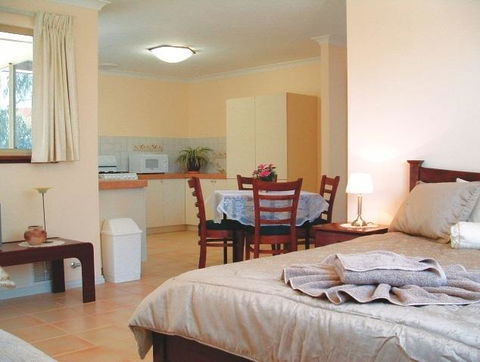 The Nosh & Nod - Avon Terrace - Events Australia 1