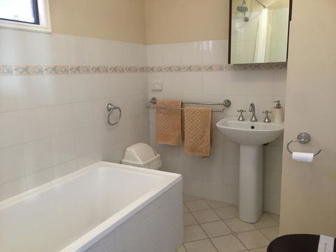 The Nosh & Nod - Howick Street - Events Australia 1