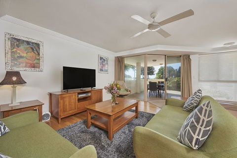 The Palms 2 @ Clarkes Beach - Accommodation Europe 0