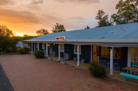 The Platypus Accommodation & Cafe - Tourism Bookings 1