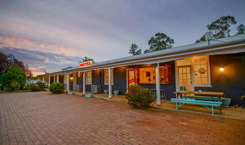 The Platypus Accommodation & Cafe - Tourism Bookings 0