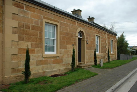 The Red Feather Inn - Events Australia 1