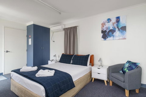 Tin Can Bay's Sleepy Lagoon Motel - Tourism Bookings 3
