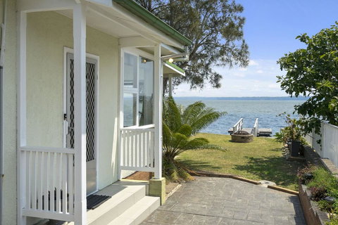 Toukley Lakefront House,Toukley - Events Australia 1