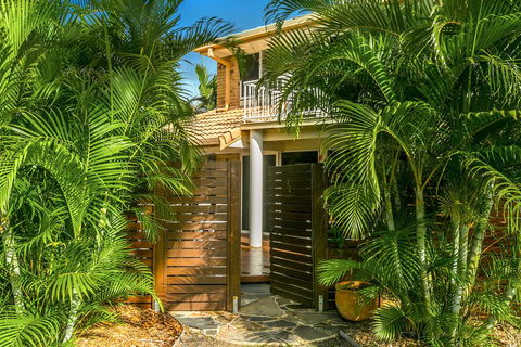 Tradewinds 4 - Accommodation Europe 1