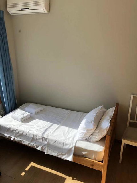 Traveler's Affordable Studio Unit (Beverly Hills) - Events Australia 3