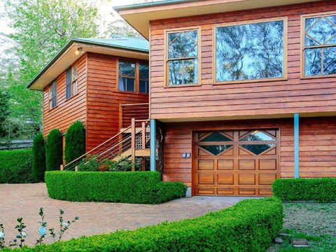 Treetops - Elegant, Inviting, Designer, Cedar Home - Tourism Bookings 2