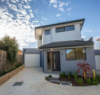 Trendy sweet home 4BedsBlackburn South - Events Australia