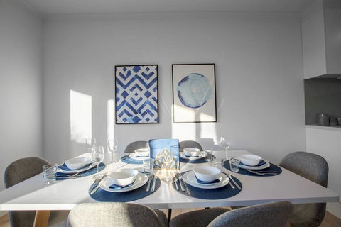 Trendy Sweet Home 4Beds@Blackburn South - Events Australia 1