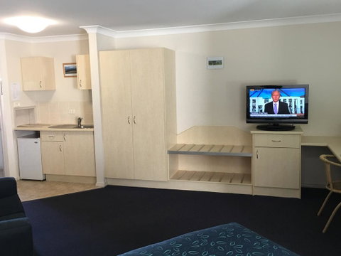Tuckerbox Motor Inn - Tourism Bookings 2