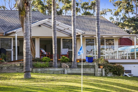 Tura Beach Golf Stays - Events Australia 0