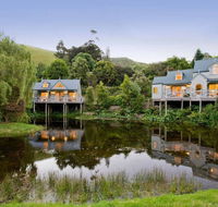 TWISTED WILLOW - spa fireplace couples retreat - Events Australia