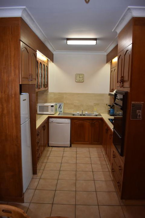 Unit 2, Ballingalla Apartments - Events Australia 3