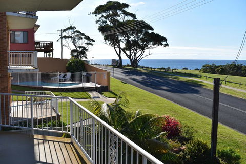 Unit 2, Ballingalla Apartments - Events Australia 0