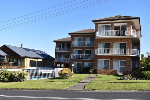 Unit 2, Ballingalla Apartments - Events Australia 1