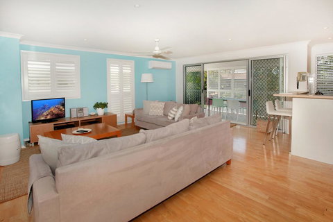 Unit 4, Marcoola Sands, 47 Petrie Avenue Marcoola, 300 BOND, LINEN SUPPLIED - Accommodation Europe 1