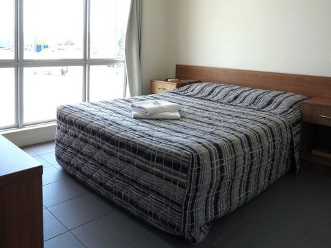 Upper Ross Hotel - Tourism Bookings 1
