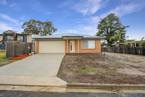 V & V Family Dream Away - Events Australia 2