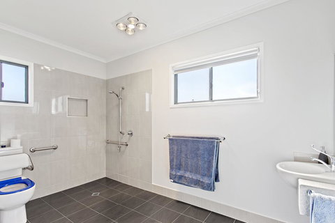 Valley Cabins By The Creek - Events Australia 3