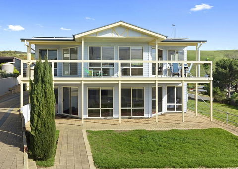 VALLEY VIEWS - 10 Valley Heights Drive - Events Australia 2