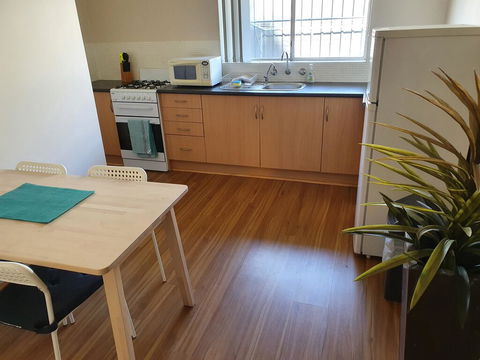 Value 2 Bed Villa Close To QEH + Airport + City + Beach - Events Australia 3