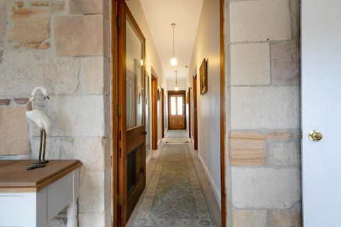 Victoria Cottage - Events Australia 3