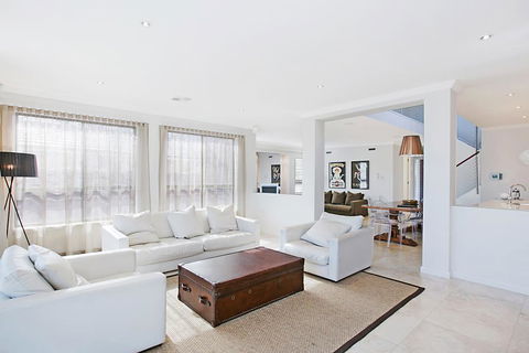 Villa Saachi - Tourism Bookings 2