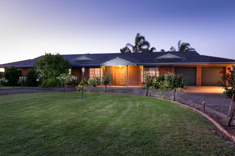 Vineyard Retreat Mildura - Tourism Bookings 0