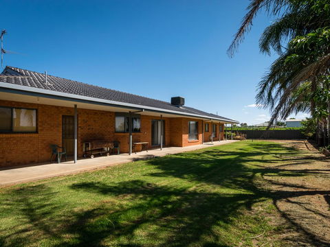 Vineyard Retreat Mildura - Tourism Bookings 2