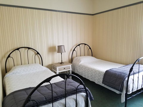 Wagga Wagga Country Cottages - Tourism Bookings 3