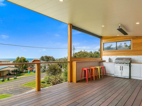 Waikiki Views - Events Australia 3