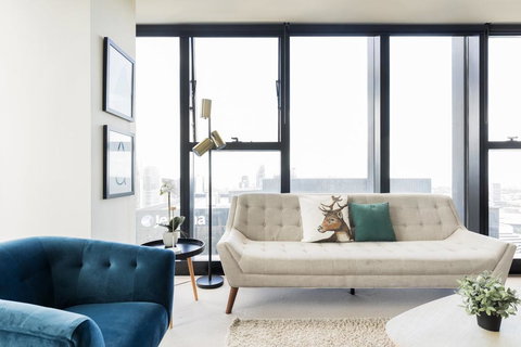 Wake To Eureka Tower Views From Prestigious Collins St - Events Australia 0