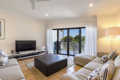 Wake Up To Ocean Views In Stylish Comfort - Events Australia 2