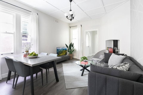 Walk Everywhere In The City From A Historic Home - Events Australia 1