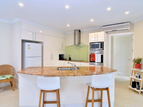 Walk To The Ocean In Five Minutes - Events Australia 1