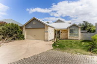 WALKIN ON SUNSHINE - STROLL TO BEACH BREAK