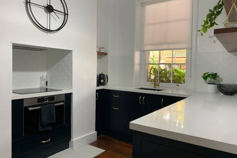 Warders Cottage: Iconic Cottage In The Heart Of Freo - Events Australia 3