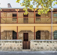 Warders Cottage Iconic Cottage in the Heart of Freo - Tourism Bookings