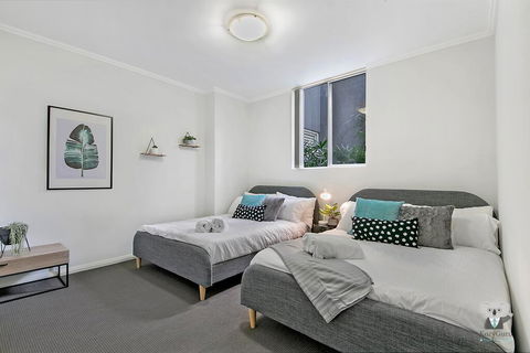 WARRICK FRAM 3 BEDS APT FREE PARKING WALK TO WESTFIELD CLOSE TO HOSPITAL NWF003 - Events Australia 2