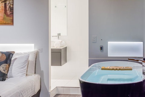 Waterfall Springs Retreat - Accommodation Europe 0