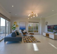 Waterfront Grand Villa for Big Group - Events Australia