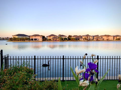Waterfront Grand Villa For Big Group - Events Australia 1
