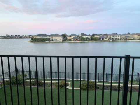 Waterfront Grand Villa For Big Group - Events Australia 3