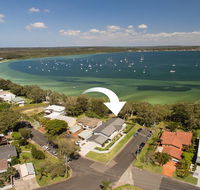 Waterfront Serenity - Luxury home with Grand Views - Events Australia