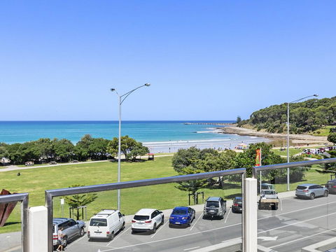 WATERFRONT SEVEN - In The Heart Of Lorne - Events Australia 2