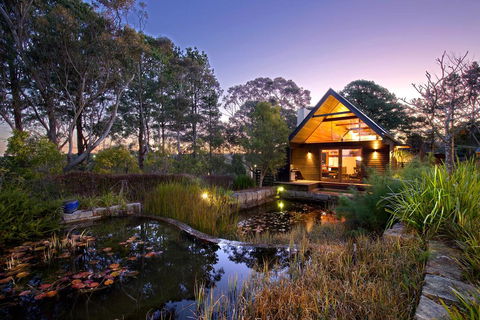 Waterhouse - Tourism Bookings 0